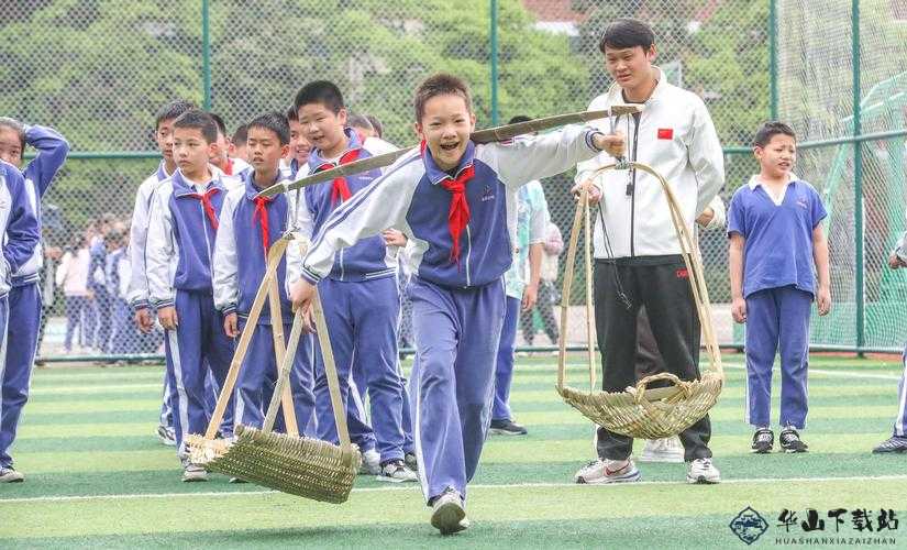 超级凌乱的校园运动会：趣味横生的一幕