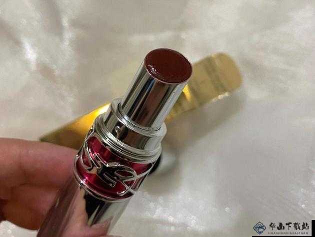 YSL 热门蜜桃色推荐 985：打造甜美妆容的秘密武器